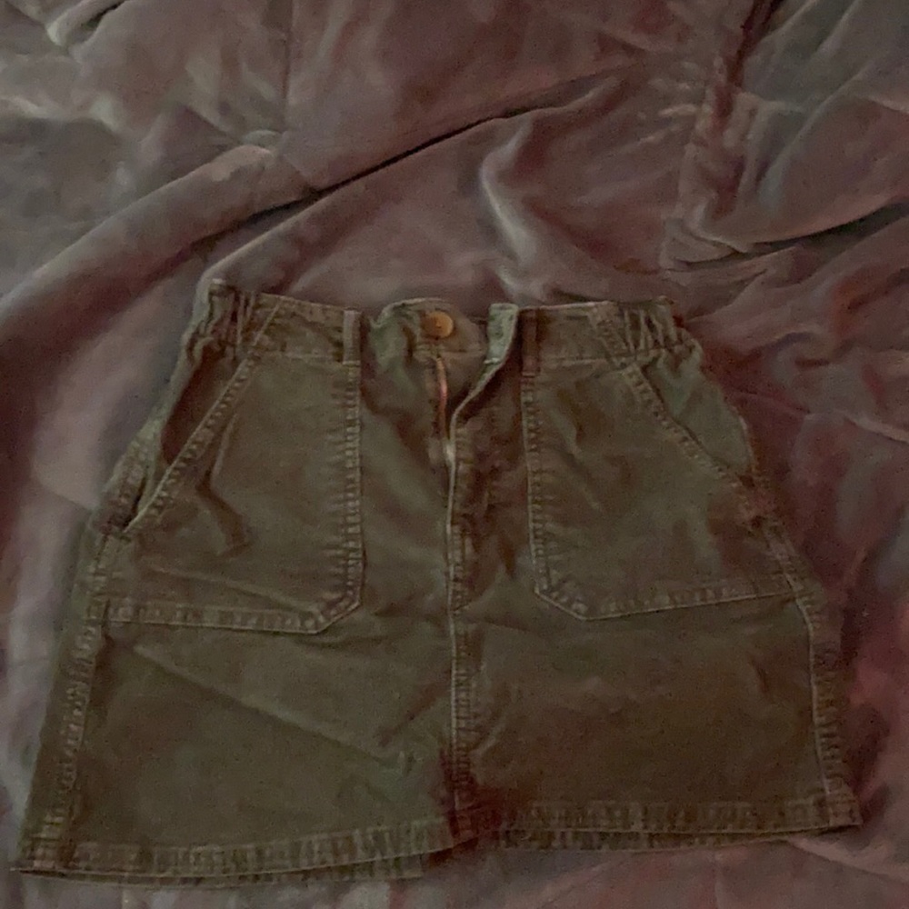 Green denim skirt!